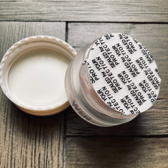 🚨 LAST ONE! Petal Pout lip scrub BY DREW - Picture 17 of 17